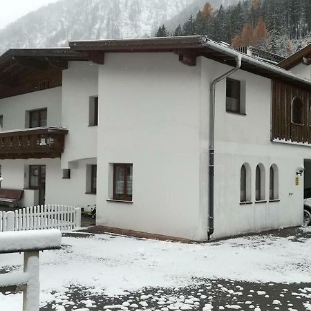 Apartamento Haus Huter Kaunertal Exterior foto